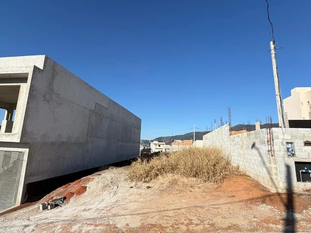 Terreno com 200m², à venda, no bairro Jatobás em Extrema