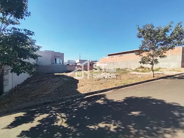 Terreno com 456m², à venda, no bairro Parque São Cristovão em Andradas