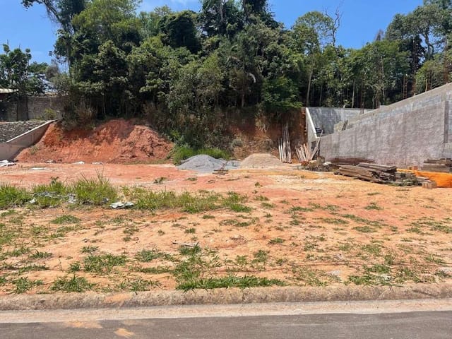 Terreno com 381m², à venda, no bairro Parque Dom Henrique em Cotia