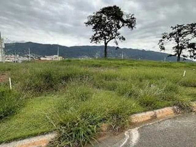 Terreno com 300m², à venda, no bairro Sierra em Extrema