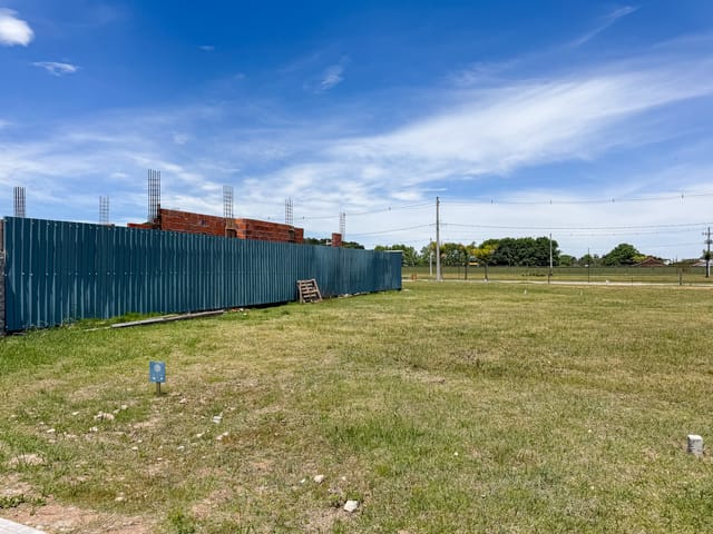 Terreno com 259m², à venda, no bairro Laranjal em Pelotas