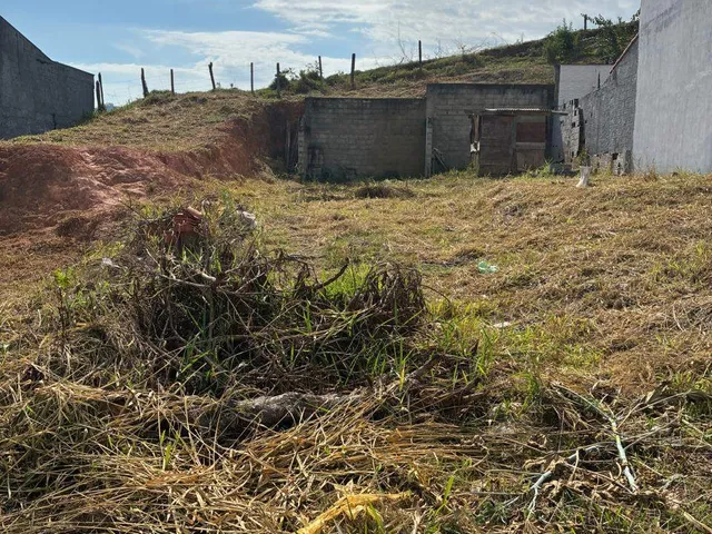 Terreno com 300m², à venda, no bairro Extremaville em Extrema