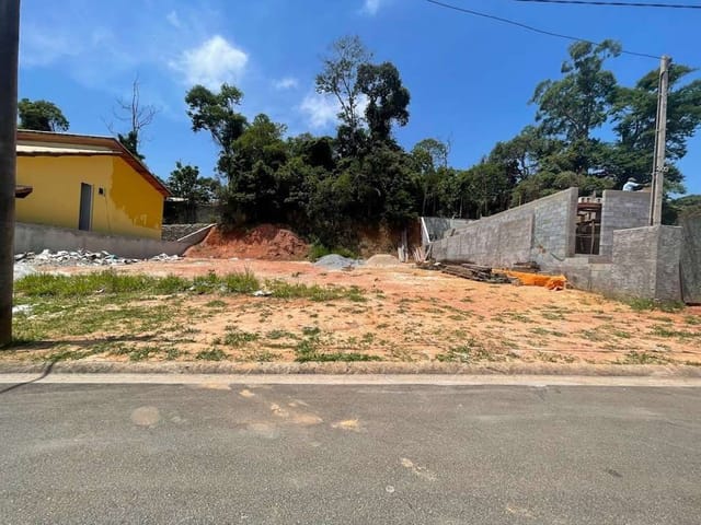 Terreno com 381m², à venda, no bairro Parque Dom Henrique em Cotia