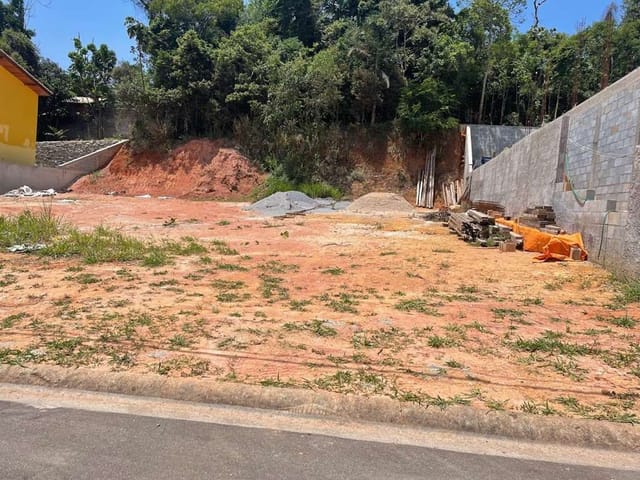 Terreno com 381m², à venda, no bairro Parque Dom Henrique em Cotia