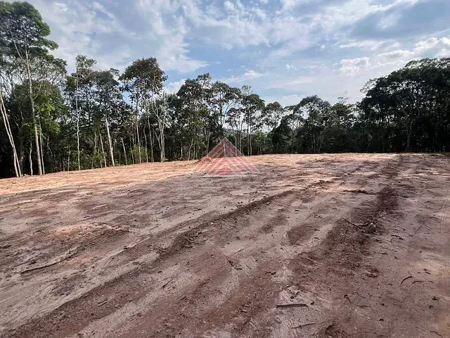 Terreno com 2064m², à venda, no bairro Quarta Divisão em Ribeirão Pires