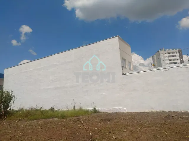 Terreno com 241m², à venda, no bairro Vila Aparecida em Taubaté