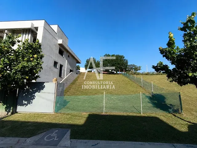 Terreno com 309m², à venda, no bairro Loteamento Residencial Fazenda Casa Grande em Taubaté