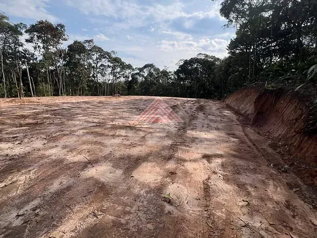 Terreno com 2060m², à venda, no bairro Quarta Divisão em Ribeirão Pires