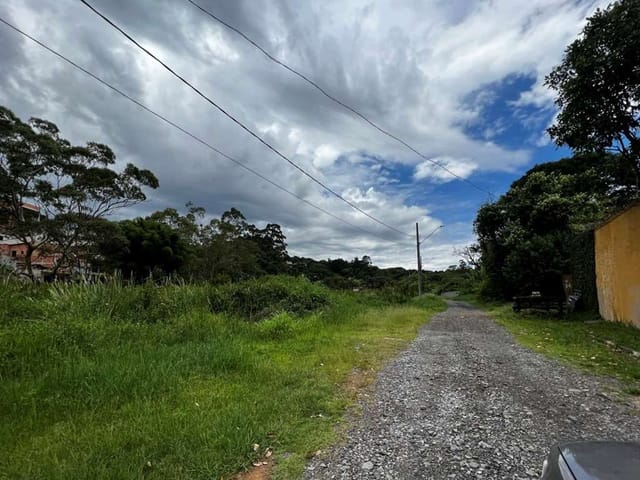 Terreno com 1420m², à venda, no bairro Chácara Santa Lúcia em Carapicuíba