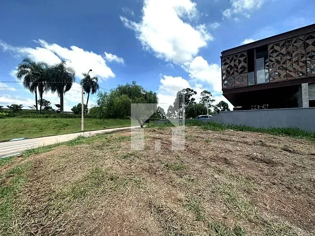 Terreno com 879m², à venda, no bairro Medeiros em Jundiaí