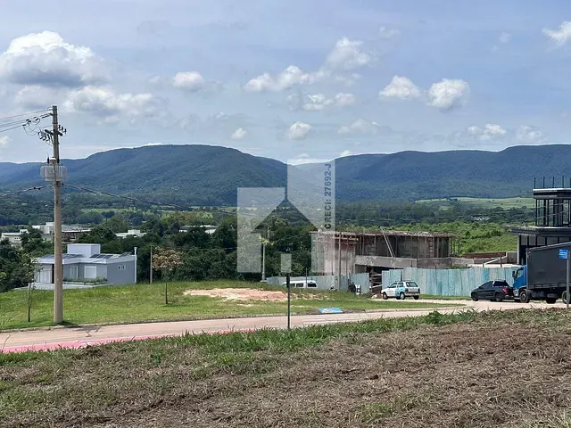 Terreno com 879m², à venda, no bairro Medeiros em Jundiaí