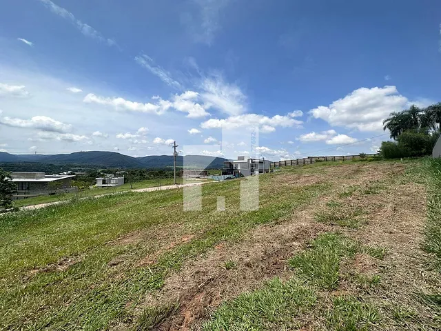 Terreno com 879m², à venda, no bairro Medeiros em Jundiaí