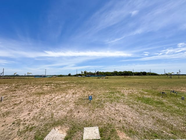 Terreno com 342m², à venda, no bairro Laranjal em Pelotas