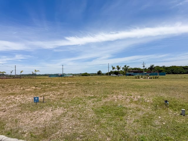 Terreno com 342m², à venda, no bairro Laranjal em Pelotas