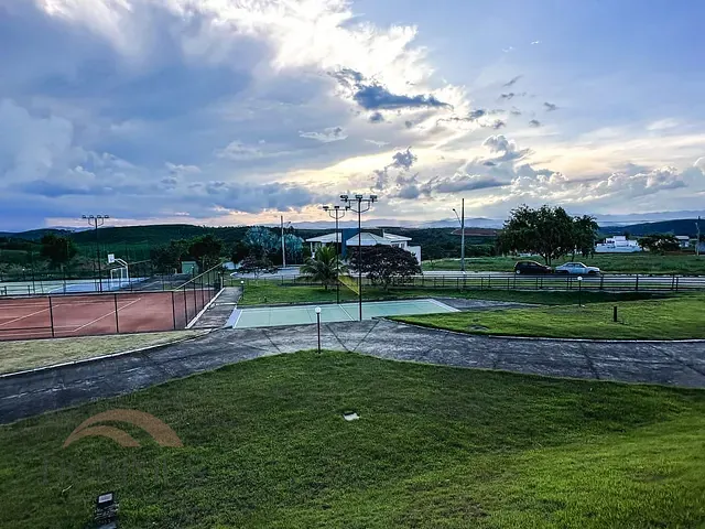 Terreno com 590m², à venda, no bairro Condomínio Lagoa Silvana - Parques do Vale em Caratinga