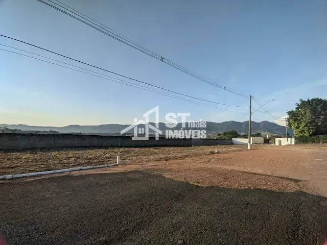 Terreno com 535m², à venda, no bairro Clube Campestre em Andradas
