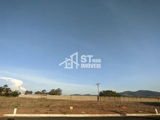 Terreno com 535m², à venda, no bairro Clube Campestre em Andradas