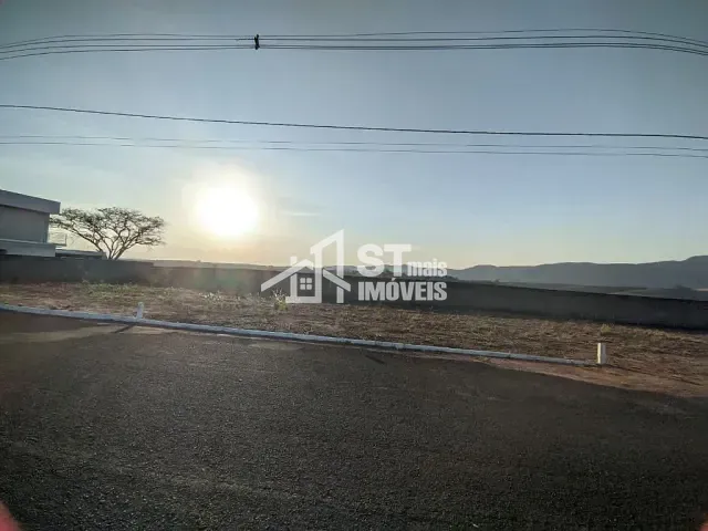 Terreno com 535m², à venda, no bairro Clube Campestre em Andradas