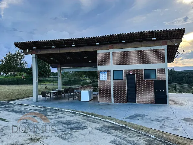 Terreno com 660m², à venda, no bairro Ilha do Rio Doce em Caratinga