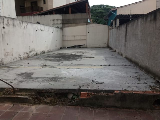 Terreno com 220m², à venda, no bairro Centro em Osasco