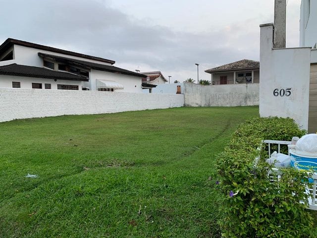 Terreno com 525m², à venda, no bairro Jardim Acapulco em Guarujá
