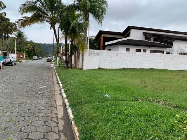 Terreno com 525m², à venda, no bairro Jardim Acapulco em Guarujá