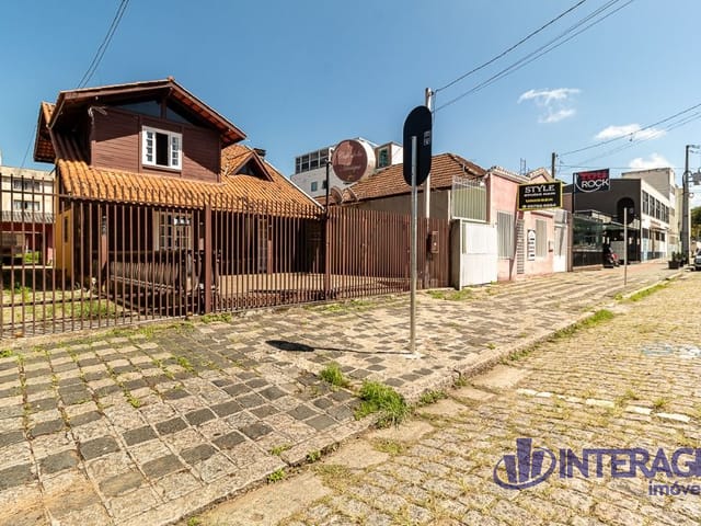 Terreno à venda, no bairro Rebouças em Curitiba