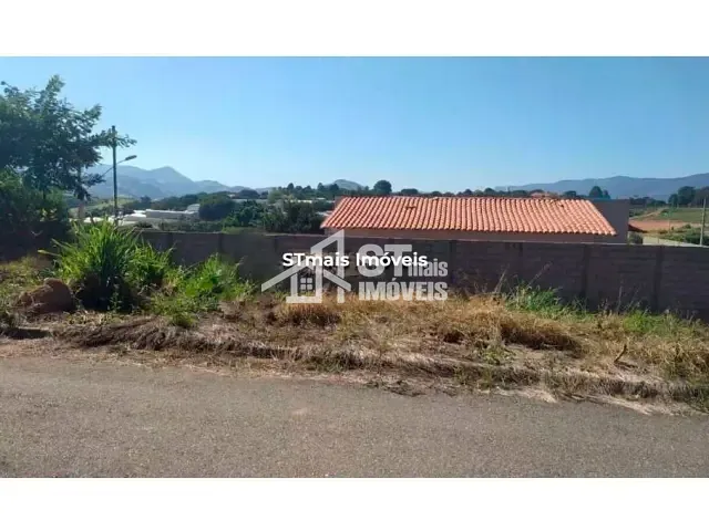 Terreno com 200m², à venda, no bairro Jardim Amélia em Andradas