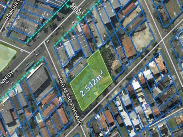Terreno à venda, no bairro Parolin em Curitiba