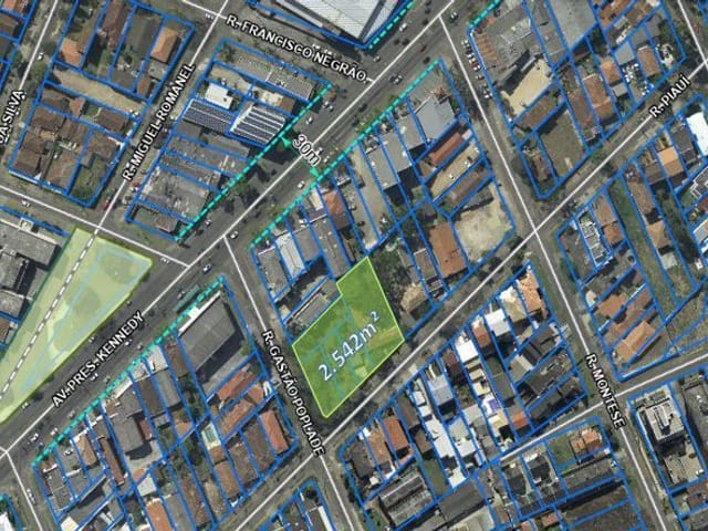 Terreno à venda, no bairro Parolin em Curitiba