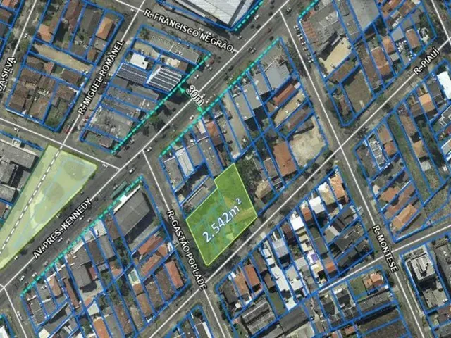 Terreno à venda, no bairro Parolin em Curitiba
