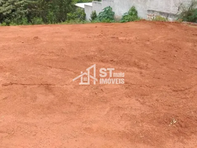 Terreno com 407m², à venda, no bairro Canto dos Pássaros em Andradas