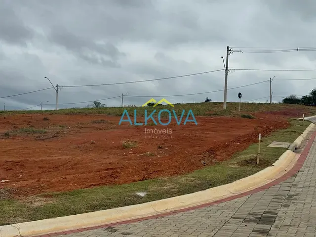 Terreno com 313m², à venda, no bairro Condomínio Residencial Ecopark Bourbon em Caçapava
