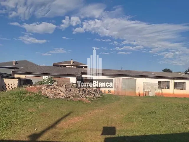 Terreno com 462m², à venda, no bairro Uvaranas em Ponta Grossa