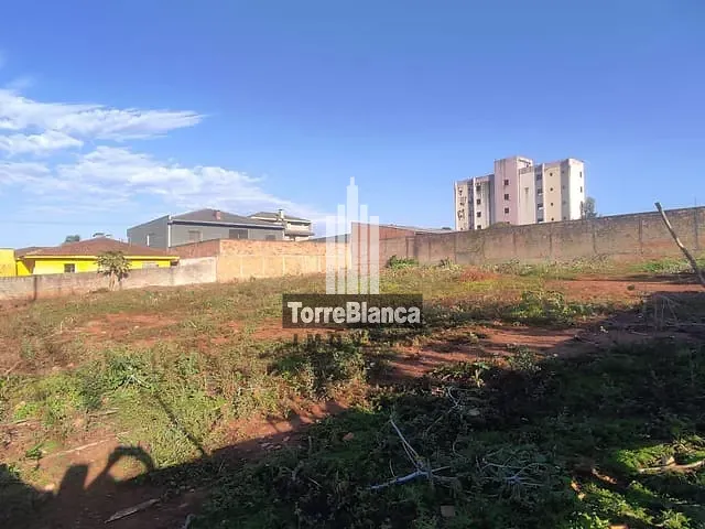 Terreno com 462m², à venda, no bairro Uvaranas em Ponta Grossa