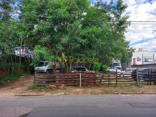 Terreno com 2400m², à venda, no bairro Esplanada Independência em Taubaté