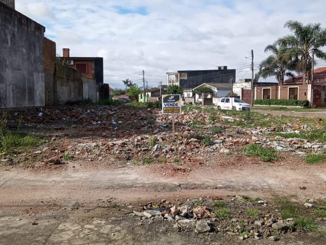 Terreno com 435m², à venda ou para alugar, no bairro Areal em Pelotas