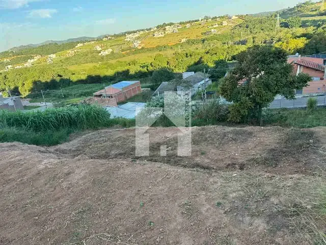 Terreno com 297m², à venda, no bairro Loteamento Jardim Ipanema em Jundiaí