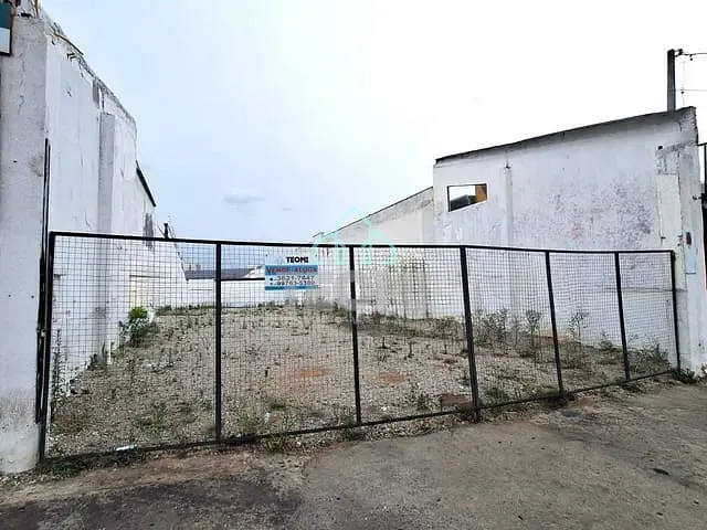 Terreno com 400m², à venda ou para alugar, no bairro Jardim das Nações em Taubaté