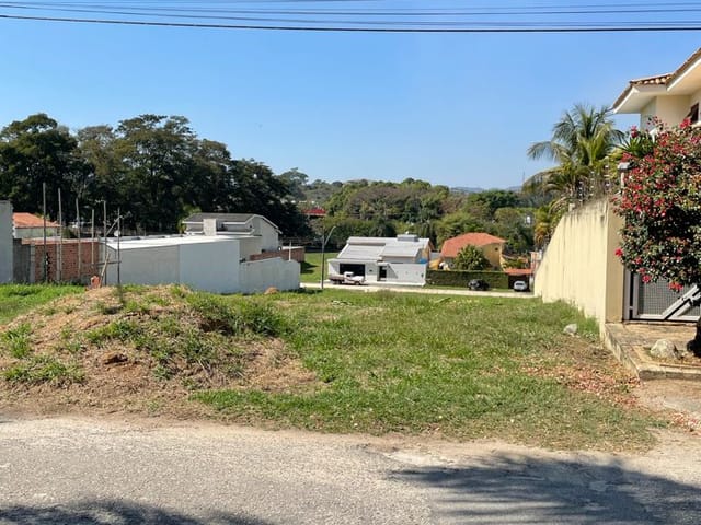 Terreno com 450m², à venda, no bairro Internacional Park em Guaratinguetá
