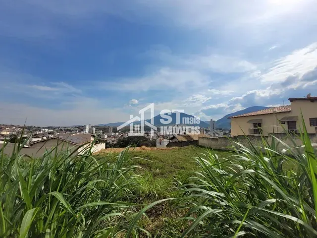 Terreno com 453m², à venda, no bairro Jardim Itália em Andradas