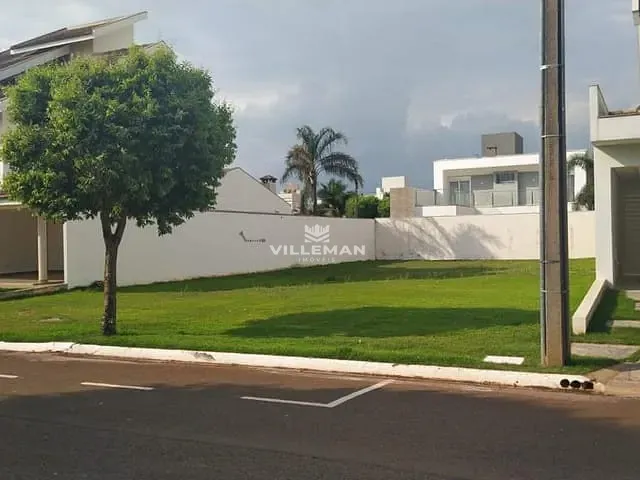Terreno com 450m², à venda, no bairro Jardim Leblon em Maringá
