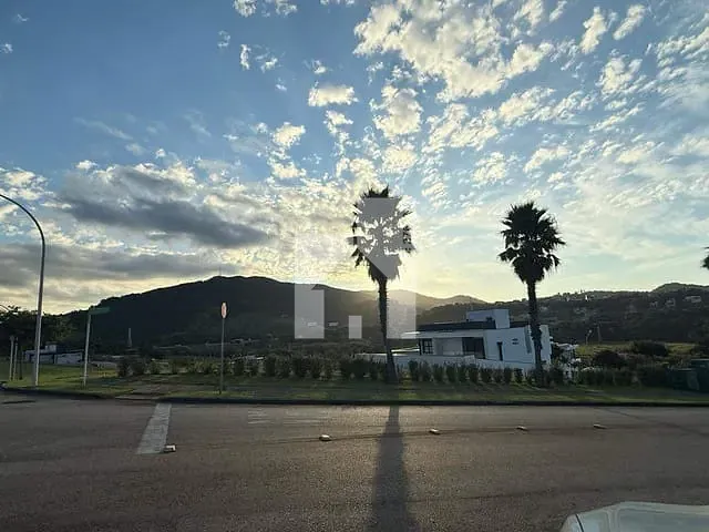 Terreno com 608m², à venda, no bairro Alphaville Jundiaí em Jundiaí