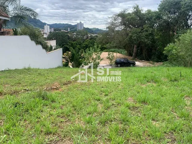 Terreno com 352m², à venda, no bairro Mantiqueira Boulevard em Andradas