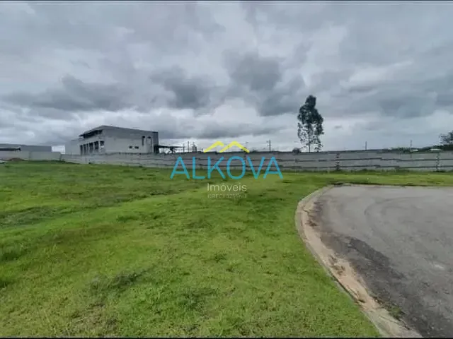 Terreno com 895m², à venda, no bairro Condomínio Residencial Colinas do Paratehy em São José dos Campos