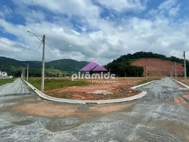 Terreno com 360m², à venda, no bairro Portão Vermelho em Paraty