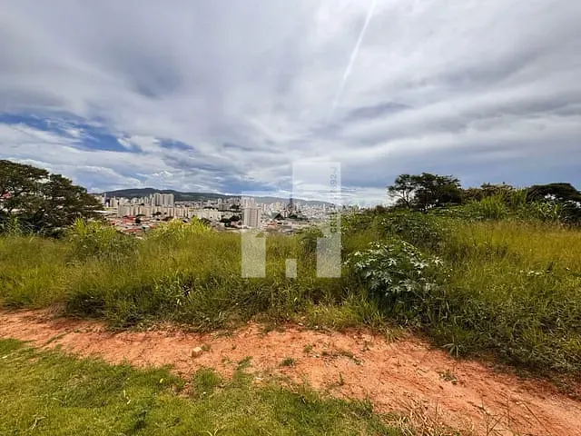 Terreno com 402m², à venda, no bairro Vila Aparecida em Jundiaí