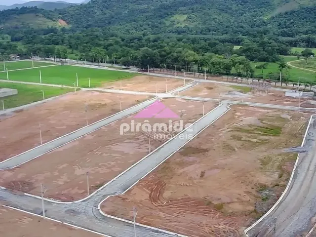 Terreno com 450m², à venda, no bairro Portão Vermelho em Paraty