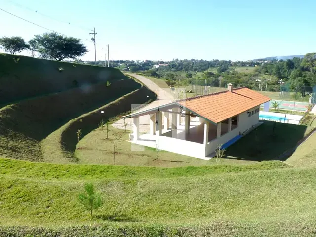 Terreno com 250m², à venda, no bairro CECOM (Jacaré) em Cabreúva