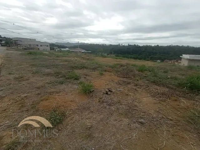 Terreno com 757m², à venda, no bairro Gran Royalle em Santana do Paraíso